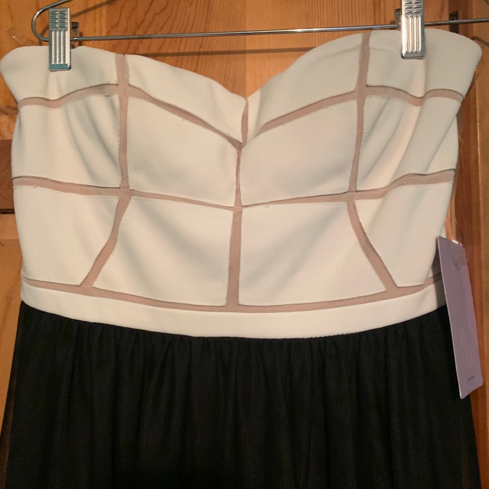 JS BOUTIQUE DRESS CREAM/BLACK STRAPLESS